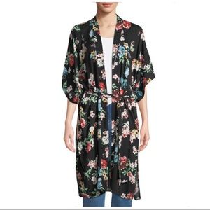 FREE GENERATION BLACK FLORAL CAFTAN SZ MED NWT